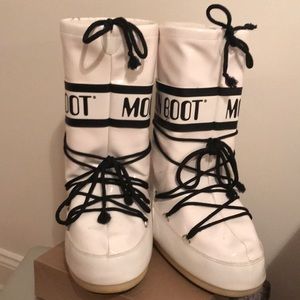 Tecnica Vinyl Moon Boots